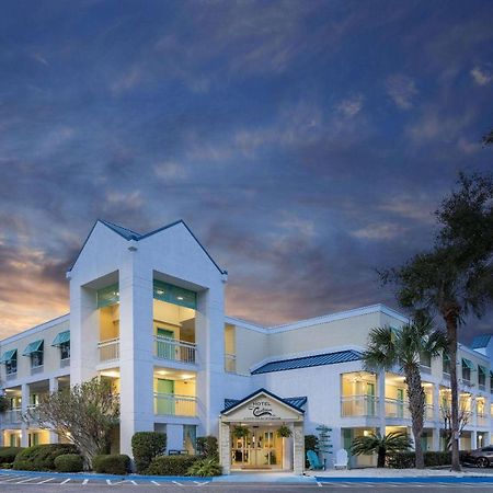 Hotel Carolina A Days Inn By Wyndham Hilton Head Island Exterior photo