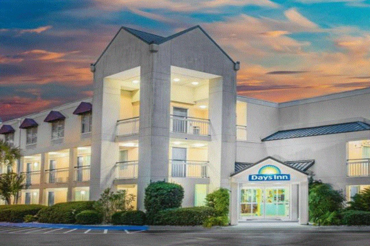 Hotel Carolina A Days Inn By Wyndham Hilton Head Island Exterior photo