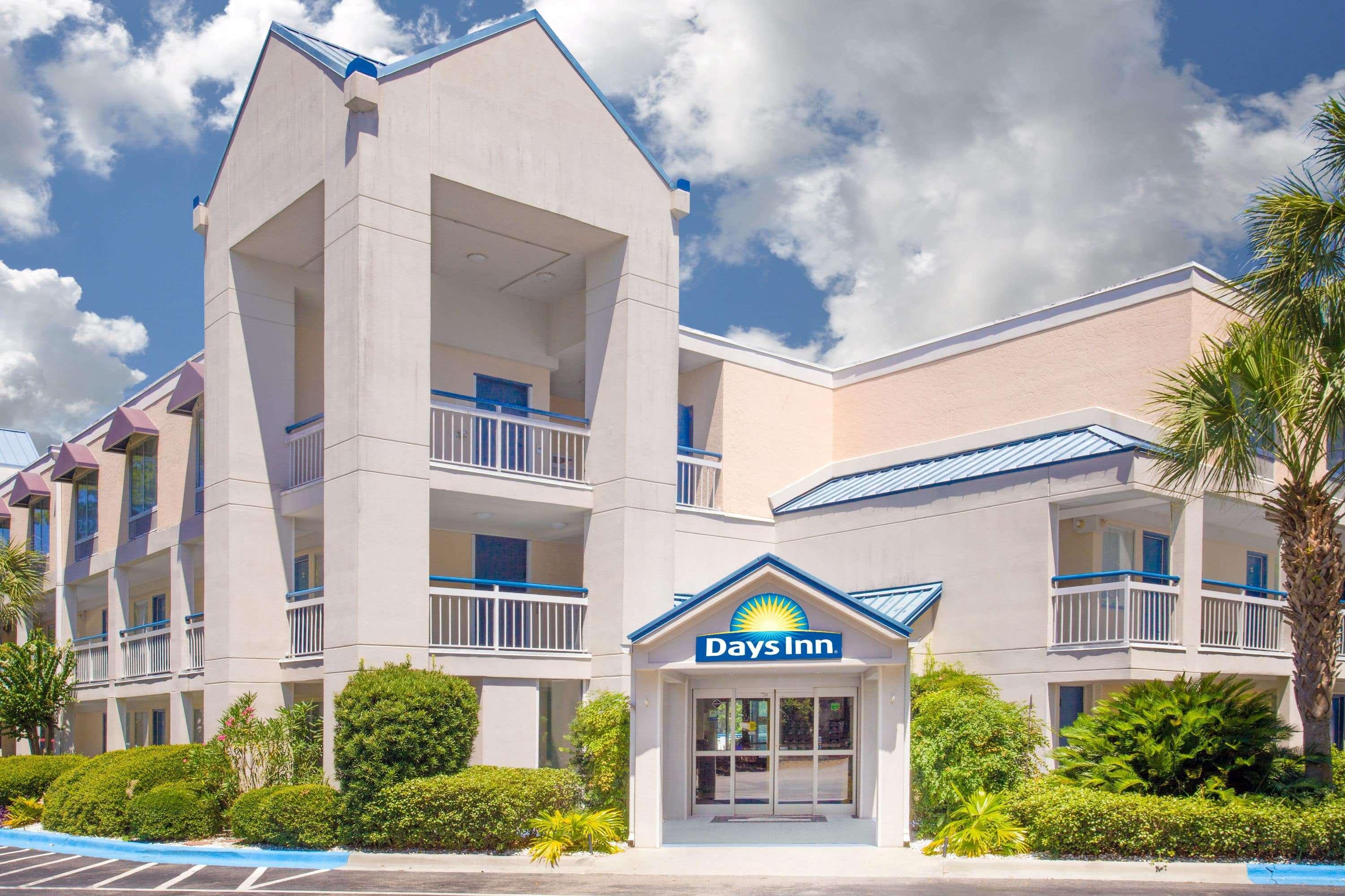 Hotel Carolina A Days Inn By Wyndham Hilton Head Island Exterior photo