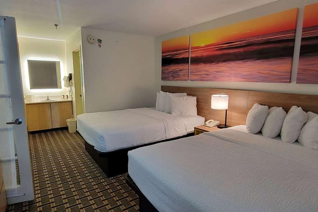 Hotel Carolina A Days Inn By Wyndham Hilton Head Island Room photo