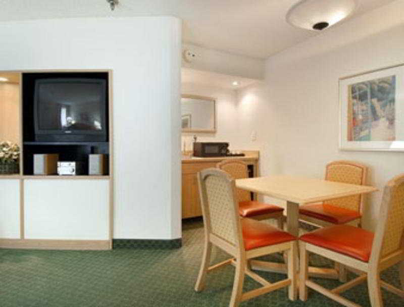 Hotel Carolina A Days Inn By Wyndham Hilton Head Island Room photo